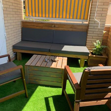 Apartamento para 5 personas frente al mar con piscina y parking Cubelles Exterior foto