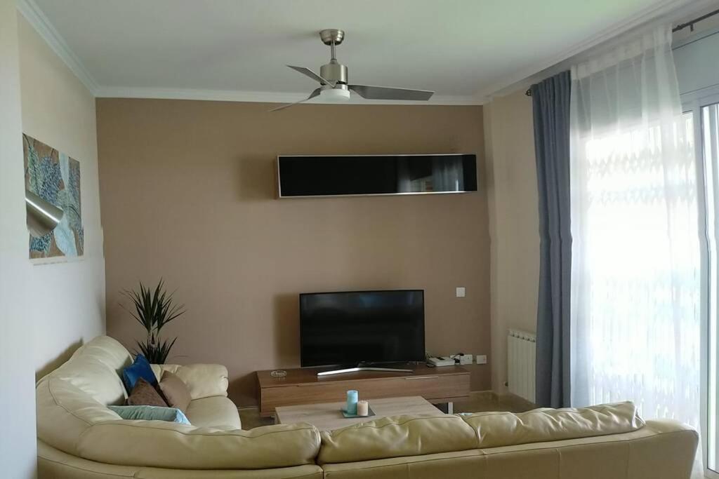 Apartamento para 5 personas frente al mar con piscina y parking Cubelles Exterior foto
