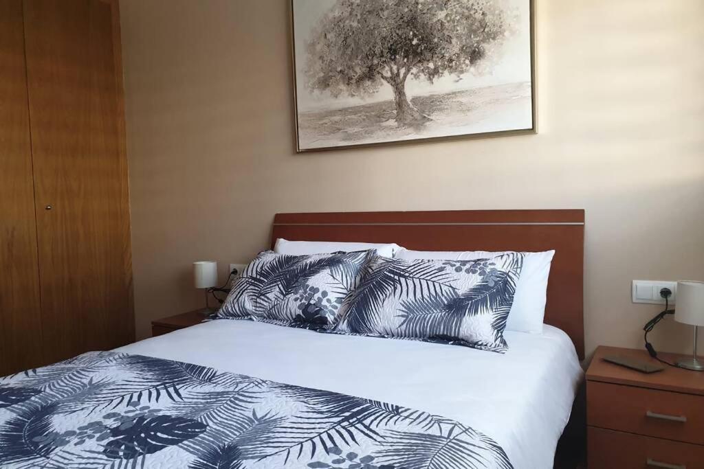 Apartamento para 5 personas frente al mar con piscina y parking Cubelles Exterior foto