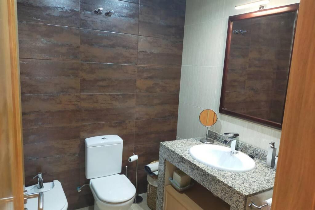 Apartamento para 5 personas frente al mar con piscina y parking Cubelles Exterior foto