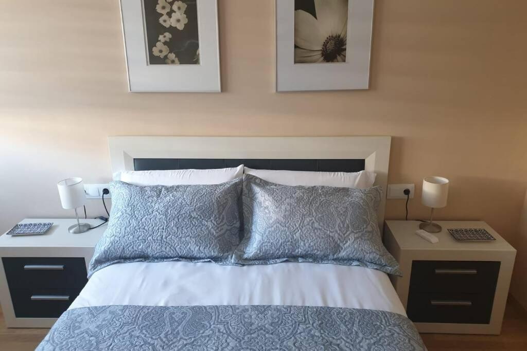 Apartamento para 5 personas frente al mar con piscina y parking Cubelles Exterior foto